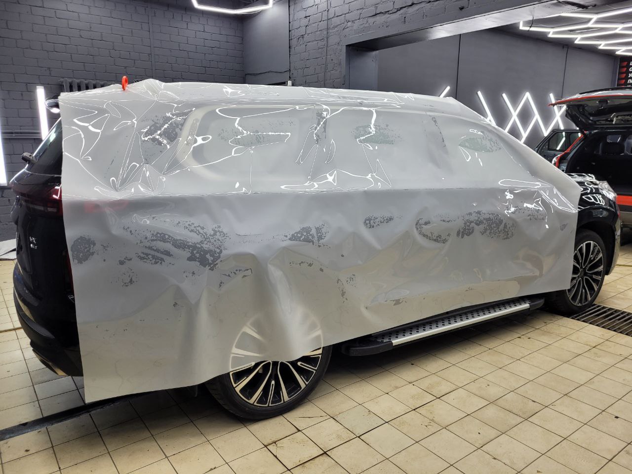 Оклейка кузова защитной пленкой